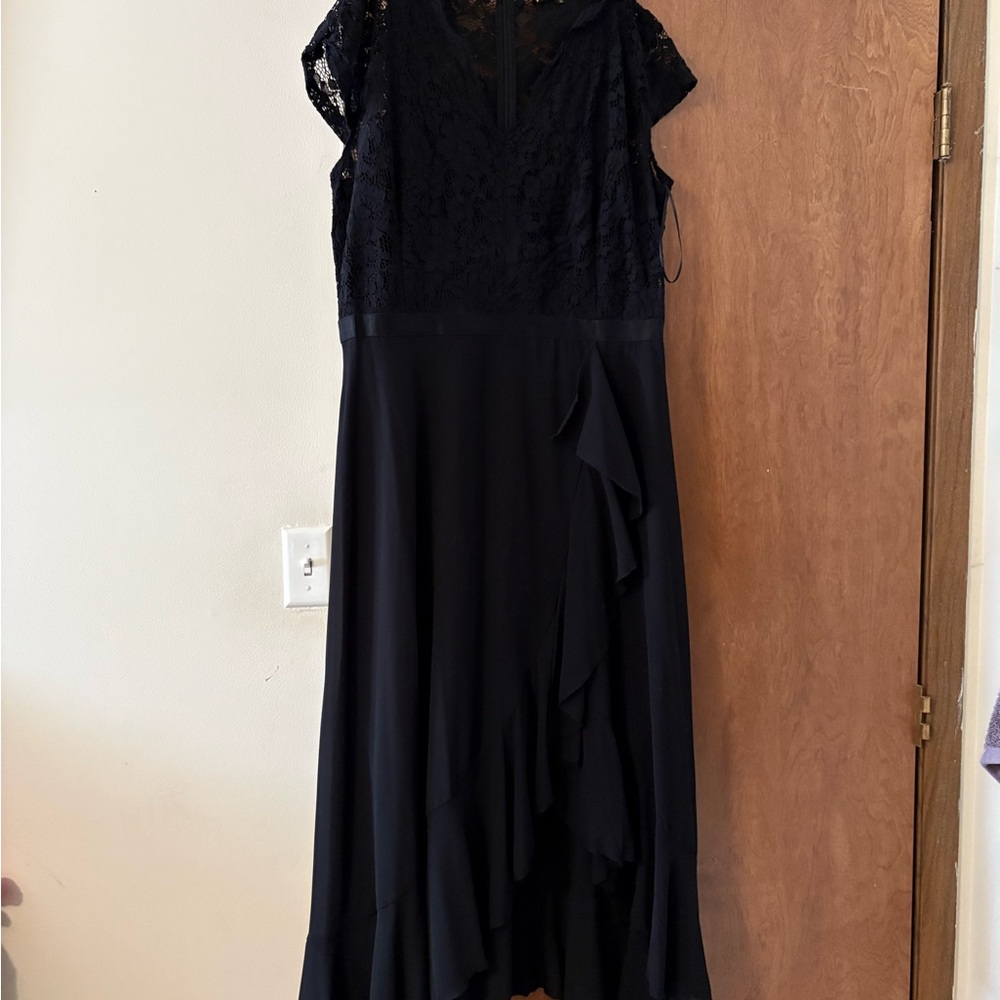 Elegant Black Lace Evening Dress